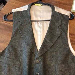 Mens vest, fits like a M